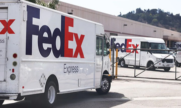FedEx đóng 100 điểm giao nhận để tái cấu trúc