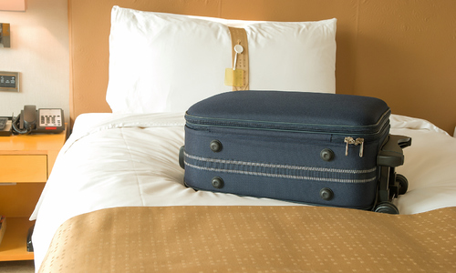 Suitcase wheels 58 times dirtier than public toilets