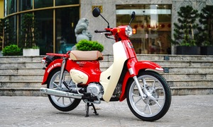 Honda Super Cub 110 Hello Kitty nhập Nhật đầu tiên về Việt Nam