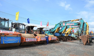 Khởi công cao tốc rút ngắn thời gian từ TP HCM đi Đà Lạt