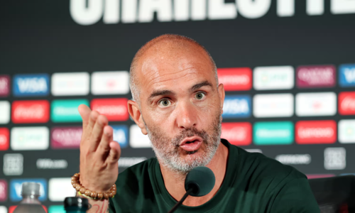 HLV Chelsea tức giận vì hoãn trận 2 tiếng