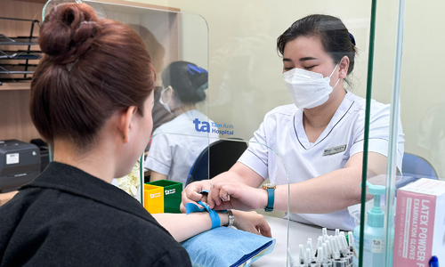 Ai nên sàng lọc di truyền trước khi có con?