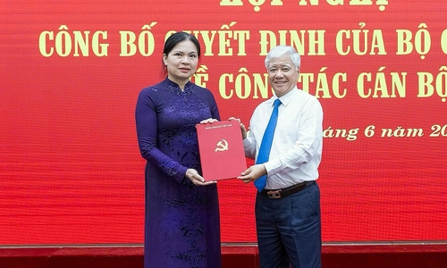 Former Tuyen Quang provincial party secretary joins Vietnam fatherland front standing board