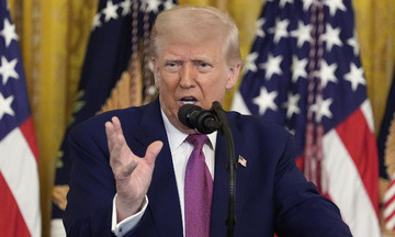 Ông Trump: Mỹ sẽ cấp 'giấy phép tạm thời' cho lao động nhập cư