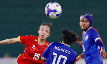 HLV Mai Đức Chung trách cầu thủ dù thắng 7-0