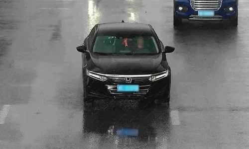Trộm 8 ôtô lái về nhà vì tiếc tiền vé máy bay