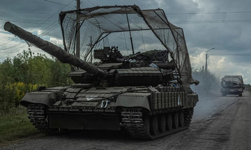 Ukraine tuyên bố chặn đà tiến của 50.000 quân Nga tại Sumy