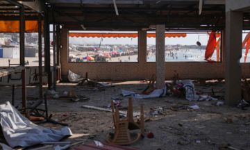 Israel bị tố không kích trúng quán cafe ở Gaza, khiến 30 người chết