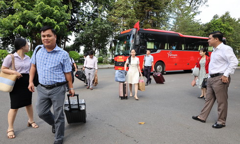 First day of civil servant transport after provincial merger