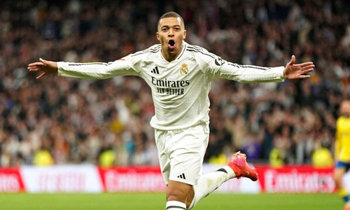 Is the tucked-in jersey making a comeback in soccer?