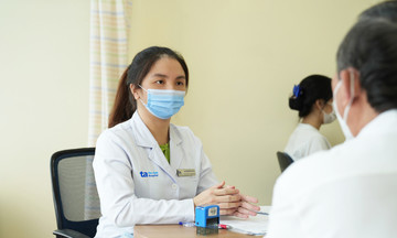 Người loãng xương nên tập thể dục như thế nào?