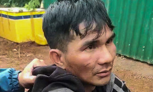 Cướp dây chuyền của bé gái đang đi bộ