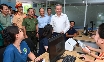 'Công chức phải chuyển từ làm hết trách nhiệm sang làm đến nơi đến chốn'