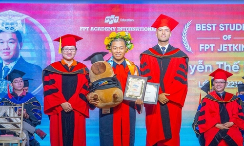 Sinh viên U40 tốt nghiệp thủ khoa ngành An ninh mạng tại FPT Jetking
