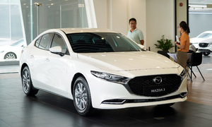 Thị trường ôtô Việt nửa đầu 2025: miệt mài giảm giá, VinFast thống trị doanh số