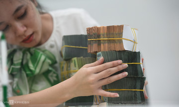 Lãi suất liên ngân hàng tăng mạnh