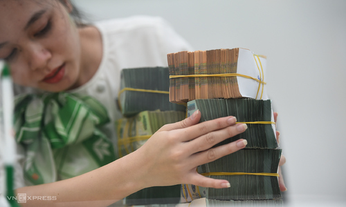 Lãi suất liên ngân hàng tăng mạnh