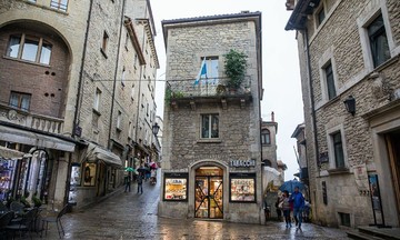 San Marino - quốc gia châu Âu nằm gọn trong lòng một nước khác