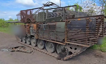 Lính Nga thu được xe tăng Leopard 2A6 gần như nguyên vẹn