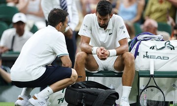 Djokovic khen bác sĩ Wimbledon