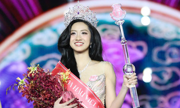 Hoa hậu Hà Trúc Linh: 'Cha mẹ nỗ lực để tôi sống đủ đầy'