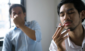 Hút thuốc lá làm tăng nguy cơ mắc não mô cầu thế nào?