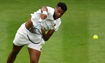Tay vợt Pháp phá kỷ lục giao bóng Wimbledon