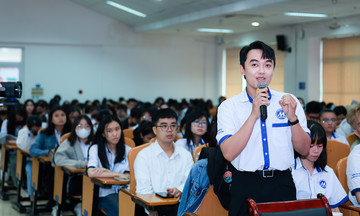 Khởi động chuỗi hội thảo về quản lý tài chính cho Gen Z