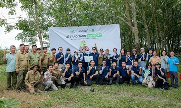 Vietcap tặng 6.000 cây xanh tại rừng phòng hộ Dầu Tiếng