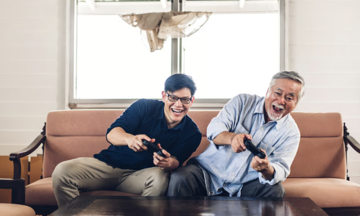 Bỏ việc, ở nhà làm 'cháu ngoan'