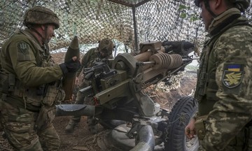 Ukraine đang làm rõ thông tin Mỹ đình chỉ viện trợ một số loại vũ khí