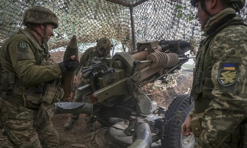 Ukraine đang làm rõ thông tin Mỹ đình chỉ viện trợ một số loại vũ khí