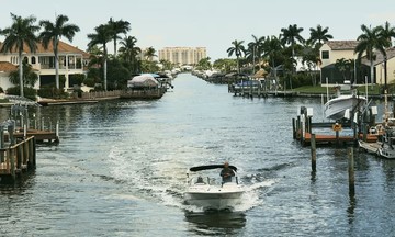'Thiên đường' ở Florida vắng bóng người mua nhà