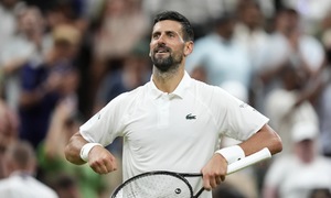 Djokovic gặp sức ép từ khán giả tại vòng hai Wimbledon