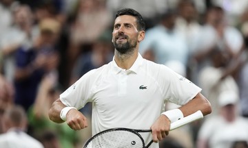Djokovic gặp sức ép từ khán giả tại vòng hai Wimbledon