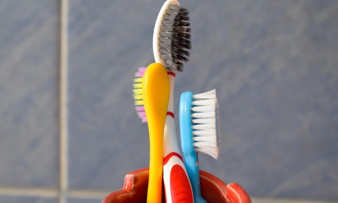 Unhealthy oral hygiene habits can increase the risk of infectious diseases