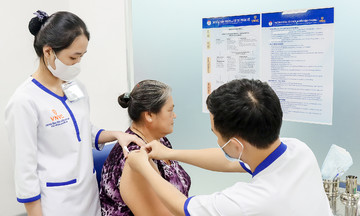Lần đầu có vaccine não mô cầu cho người từ 56 tuổi