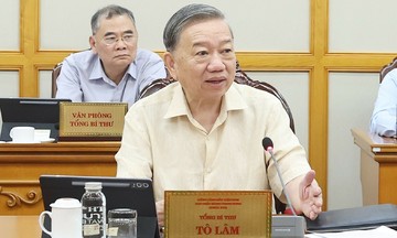 Tổng Bí thư yêu cầu sửa chính sách tiền lương cán bộ, công chức phù hợp với mô hình mới