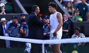 Trận đấu bị hoãn gây khó hiểu ở Wimbledon