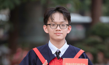 Thủ khoa lớp 10 đỗ ba chuyên Toán, Hóa, Văn
