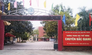 Hai trường chuyên đầu tiên đổi tên sau sáp nhập tỉnh, thành