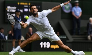 Djokovic thắng trận thứ 100 ở Wimbledon