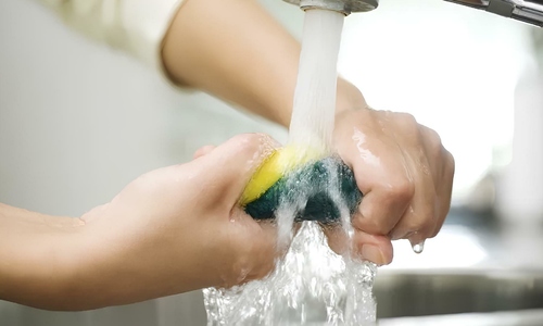 Sai lầm khi dọn dẹp khiến bếp bẩn hơn