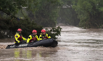Nhân chứng lũ quét Texas: 'Không gì thảm khốc hơn thế này'