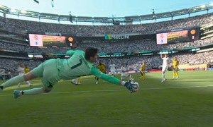 Courtois được đánh giá cao hơn Mbappe trong trận thắng của Real