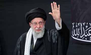Lãnh tụ tối cao Iran lần đầu xuất hiện công khai sau xung đột với Israel