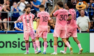 Messi ghi bàn solo, kiến tạo, mắc lỗi nặng trong cùng một trận