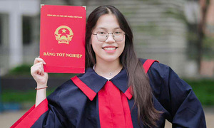Nữ sinh là thủ khoa, á khoa thi lớp 10 ba trường chuyên