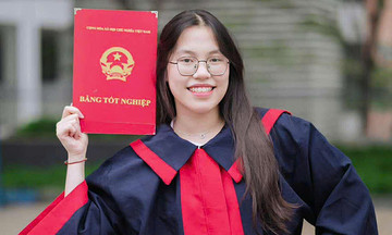 Nữ sinh là thủ khoa, á khoa thi lớp 10 ba trường chuyên