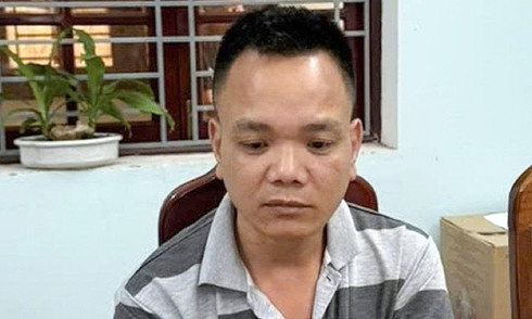 Drowsy trucker's illegal stop on expressway causes fatal crash